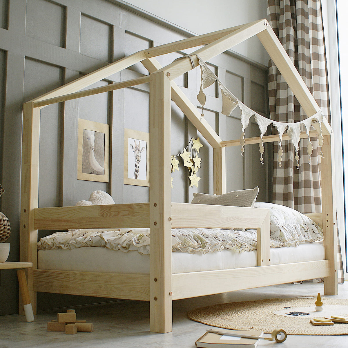 Husseng med Simpel Sengehest i Limet Fyrretræ i Flere Farver fra Raw Kids i farven Natur – fra Unique Beds, Home & Living