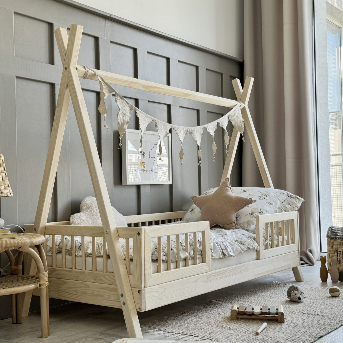 Tipiseng Duo med Rund Sengehest og Midterindgang i Limet Fyrretræ i Flere Farver fra Raw Kids i farven Natur – fra Unique Beds, Home & Living