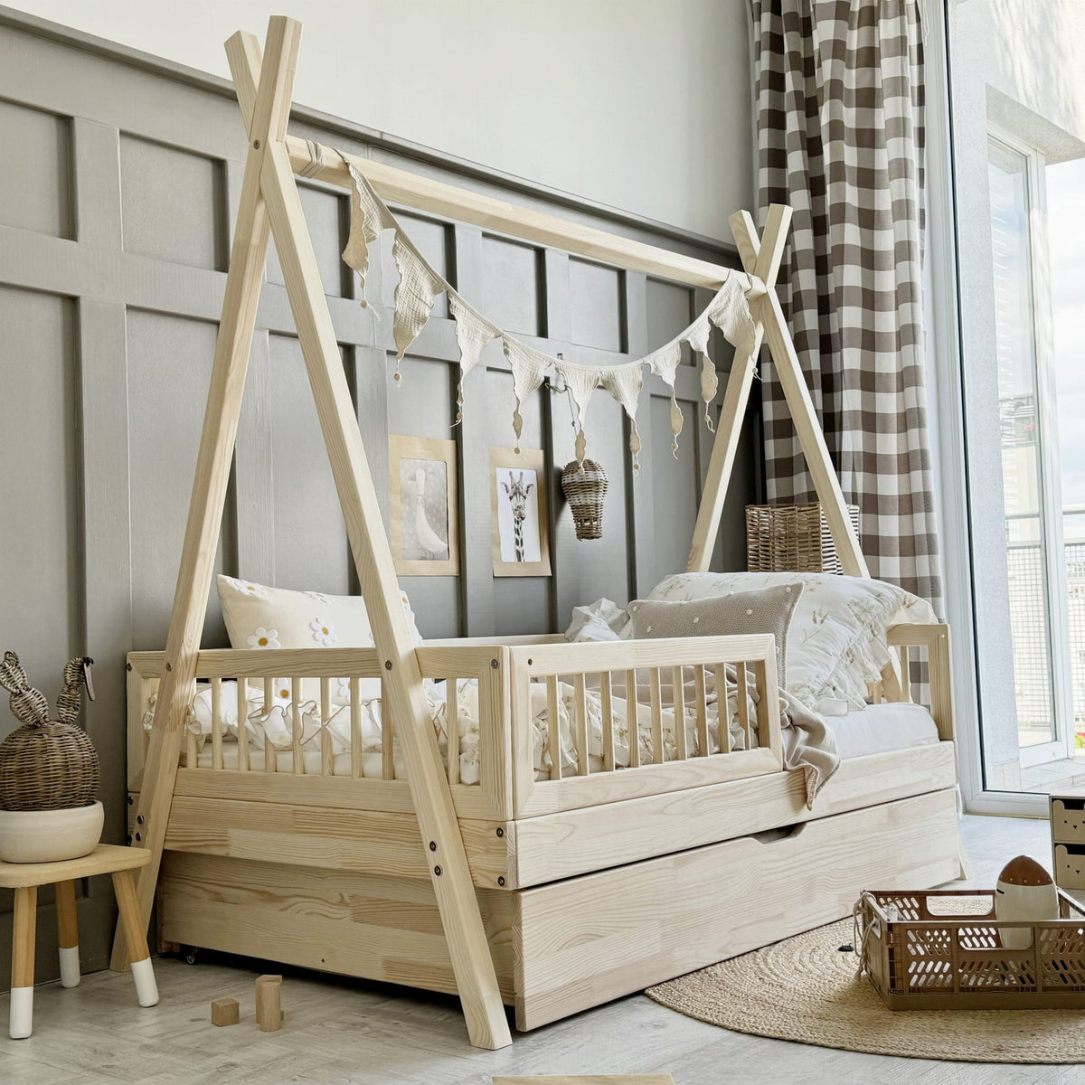 Tipiseng Plus med Rund Sengehest og Skuffe i Limet Fyrretræ i Flere Farver fra Raw Kids i farven Natur – fra Unique Beds, Home & Living