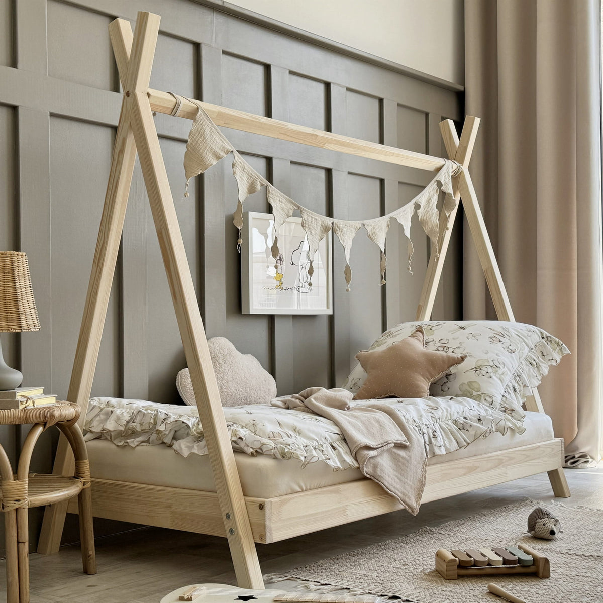Tipiseng uden Sengehest i Limet Fyrretræ i Flere Farver fra Raw Kids i farven Natur – fra Unique Beds, Home & Living