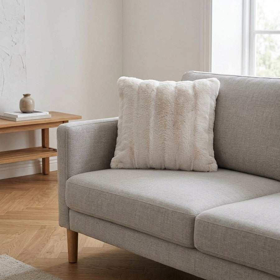 Galena Pude i Hvid Imiteret Pels fra House Nordic | B45xH45 cm