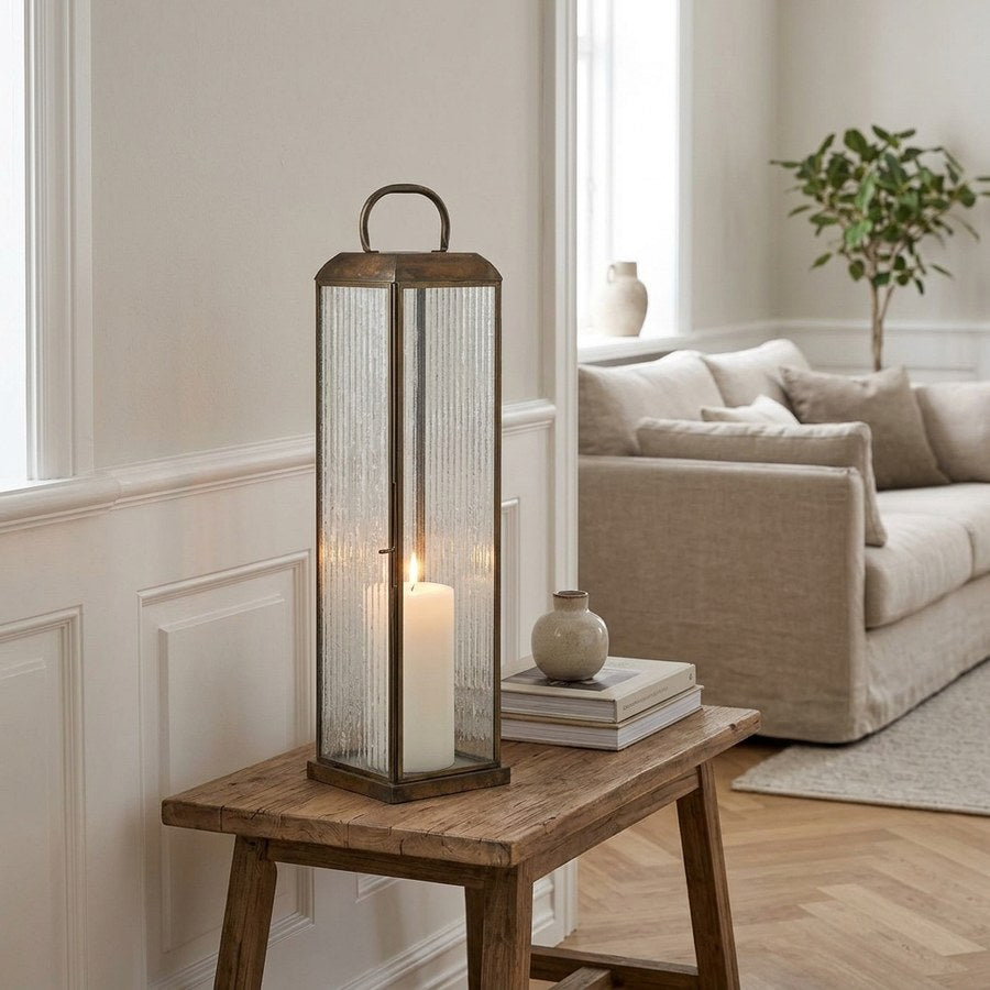 Herslev Lanterne i Antik Messing Look Glas & Metal fra House Nordic | B12xL12xH49 cm