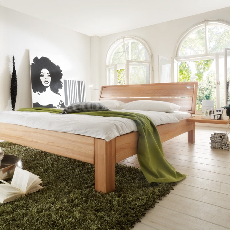 High End Square Snedker Sengeramme i Kernebøg Stavlimet fra Raw Sleep med todelt sengegavl med ramme i soveværelse – miljøbillede 2 fra Unique Beds, Home & Living