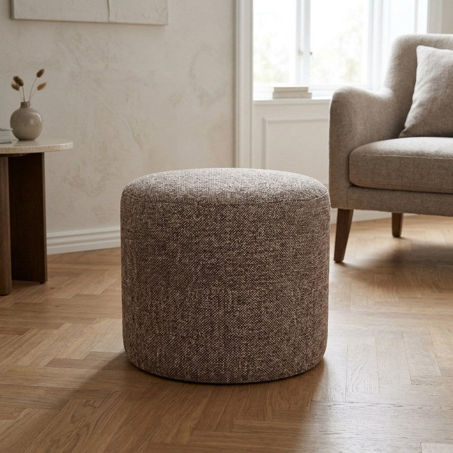 Hollis Puf i Chokoladebrun Bouclé fra Unique Furniture | Ø50xH41 cm