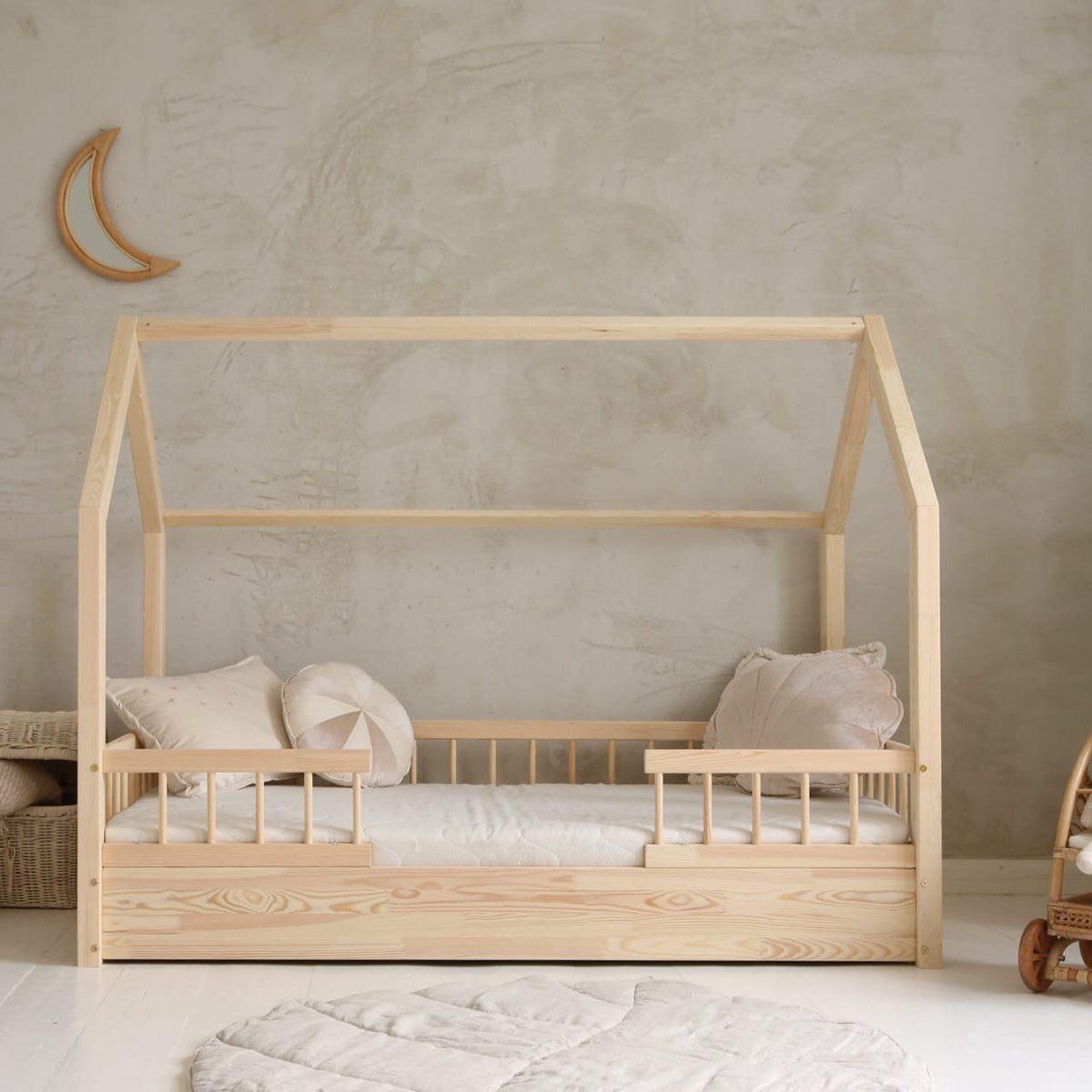 New House Bello Duo Husseng med Midterindgang i Limet Fyrretræ i Flere Farver fra Raw Kids i farven Natur – fra Unique Beds, Home & Living