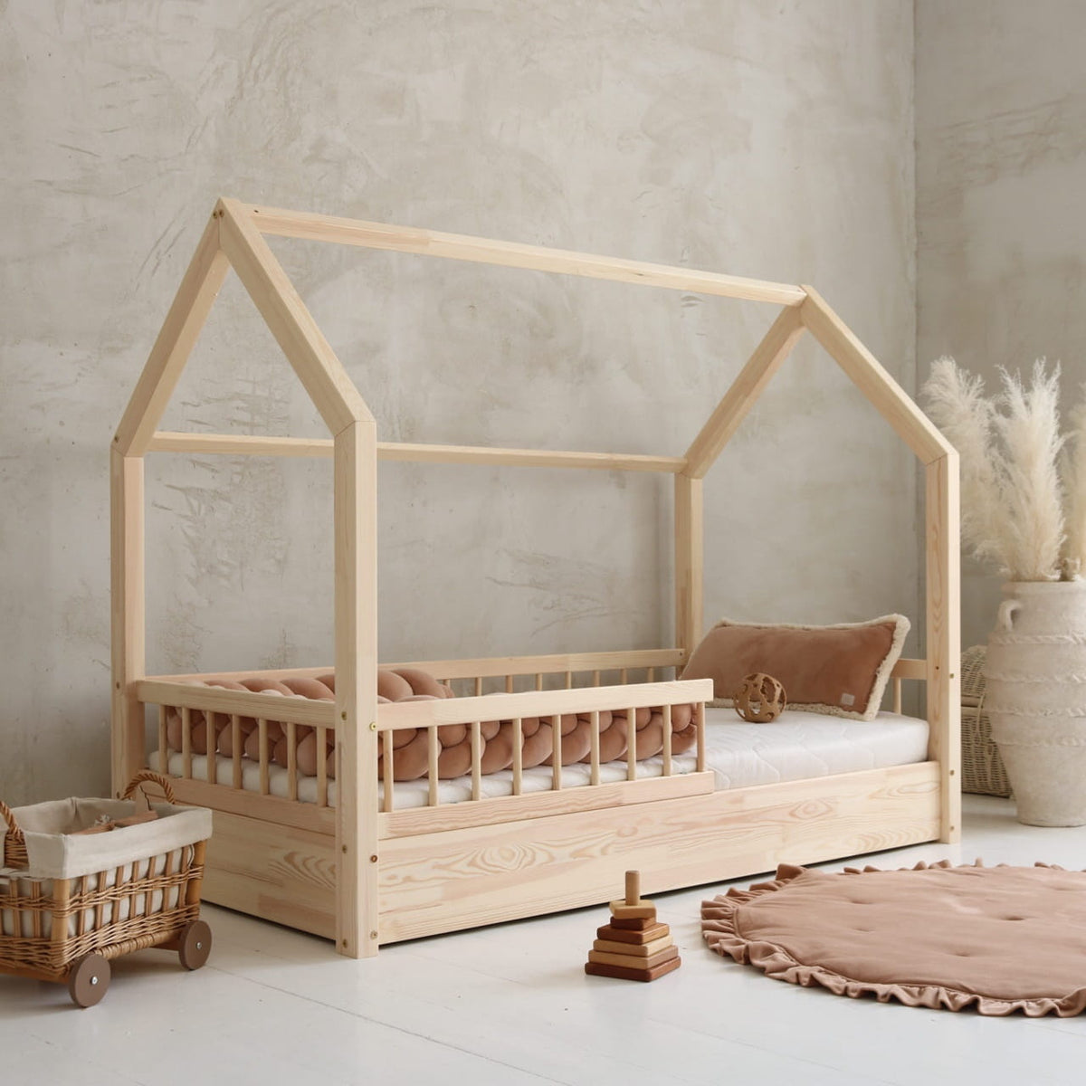 New House Bello Husseng i Limet Fyrretræ i Flere Farver fra Raw Kids i farven Natur – fra Unique Beds, Home & Living