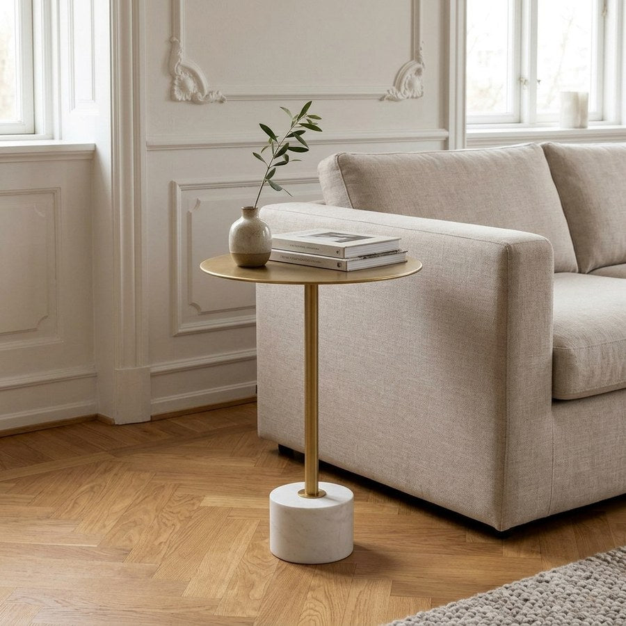 Lecco Hjørnebord i Marmor & Stel i Messing Stål fra House Nordic | Ø41xH58 cm