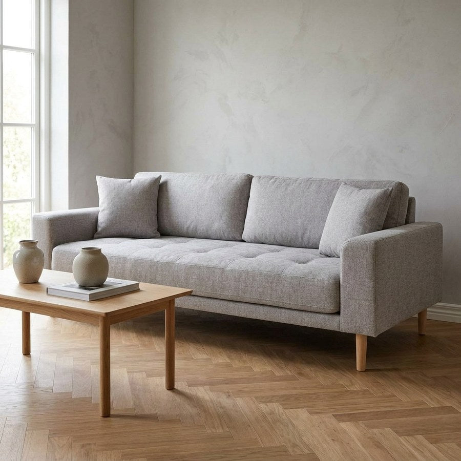 Lido 3 Personers Sofa i Lysegrå Polyester med 2 Puder & Ben i Natur Træ fra House Nordic | B210xL93xH76 cm