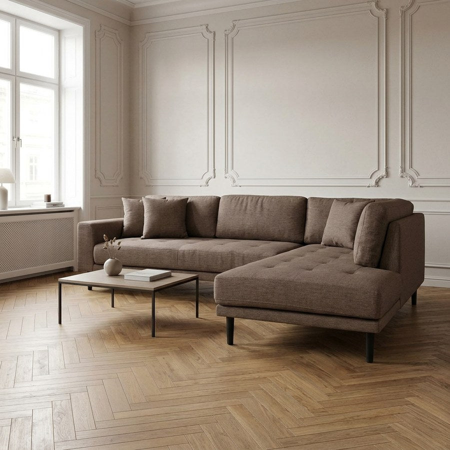 Lido Højrevendt Hjørnesofa med Åben Ende i Brun Polyester med Fire Puder & Ben i Sort Træ fra House Nordic | B257xL92-220xH76 cm