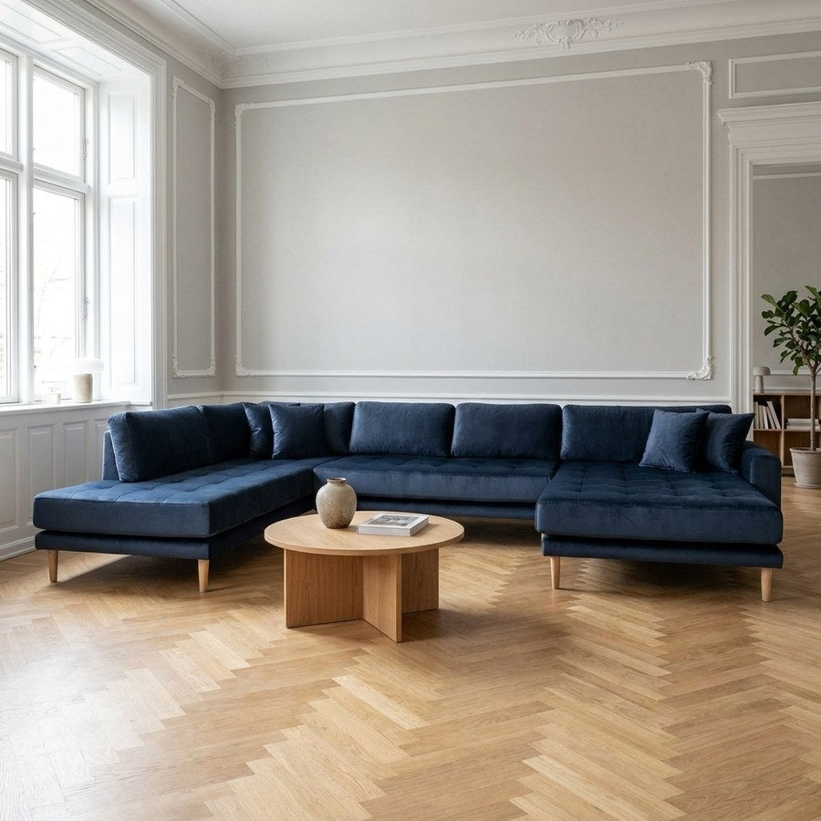 Lido U-Sofa Åben Ende Højrevendt i Mørkeblå Velour med 4 Puder & Ben i Natur Træ fra House Nordic | B370xL220xH76 cm