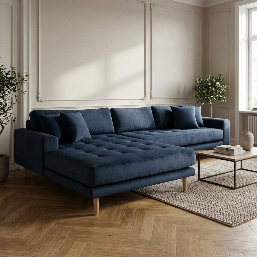 Lido Venstrevendt Loungesofa i Mørkeblå Velour med Fire Puder & Ben i Natur Bøgetræ fra House Nordic | B290xL170-92xH76 cm