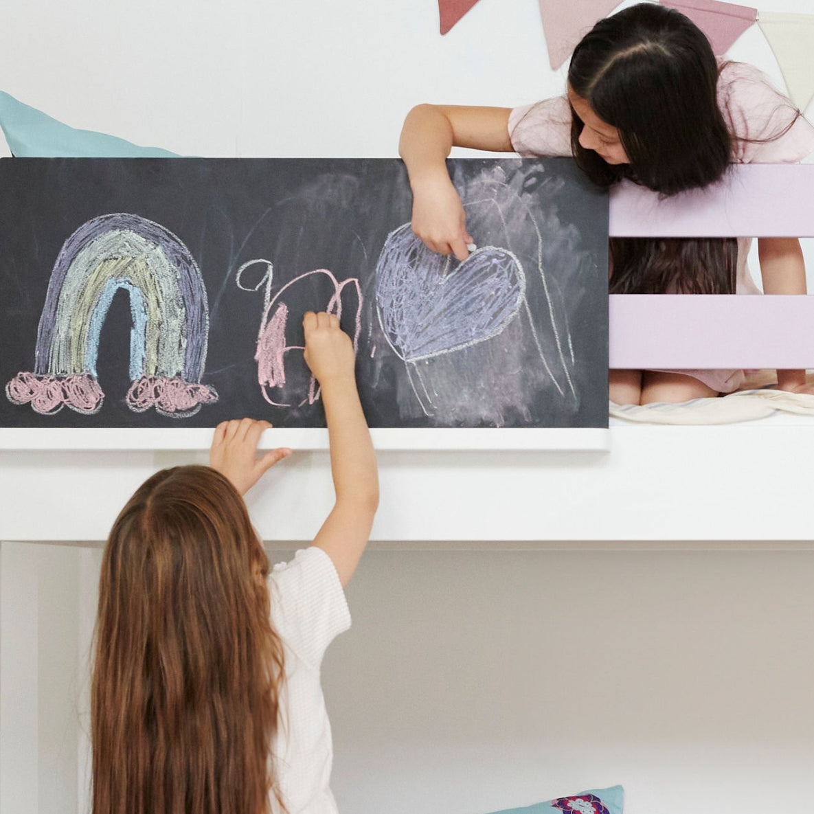Lille kridttavle fra Manis-h – fra Unique Beds, Home & Living