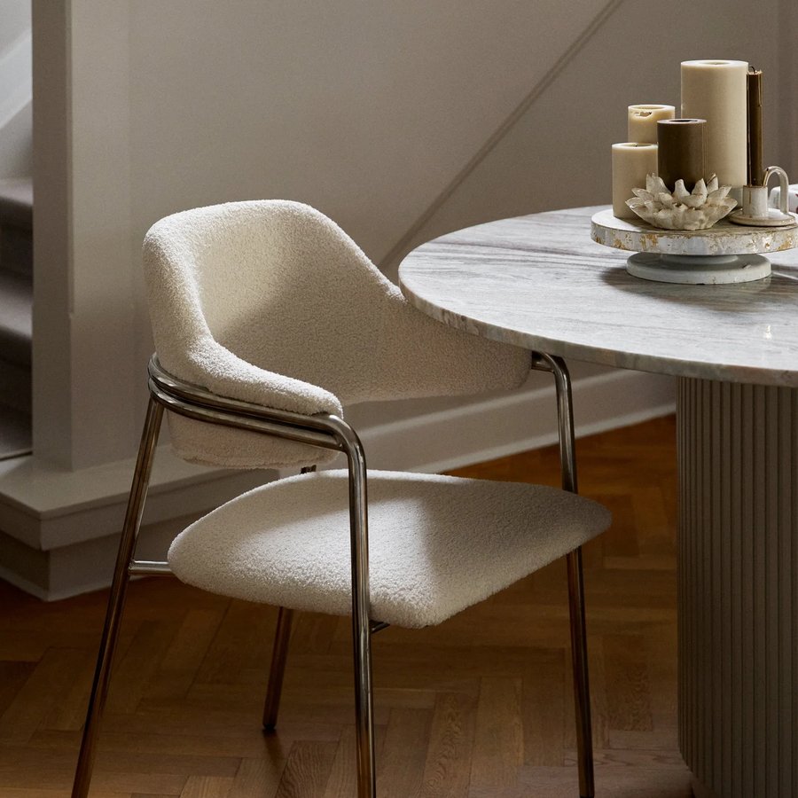 ALBERT Stol i Off White Møbelstof med Rustfri Stålstel fra Nordal | 59x56x84 cm – fra Unique Beds, Home & Living
