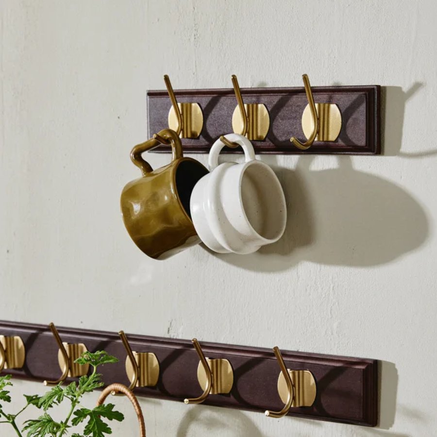 EDGY Knagerække i Mørkebrun MDF med Messinglook Knager fra Nordal | 8 Knager | 90x7x6,5 cm