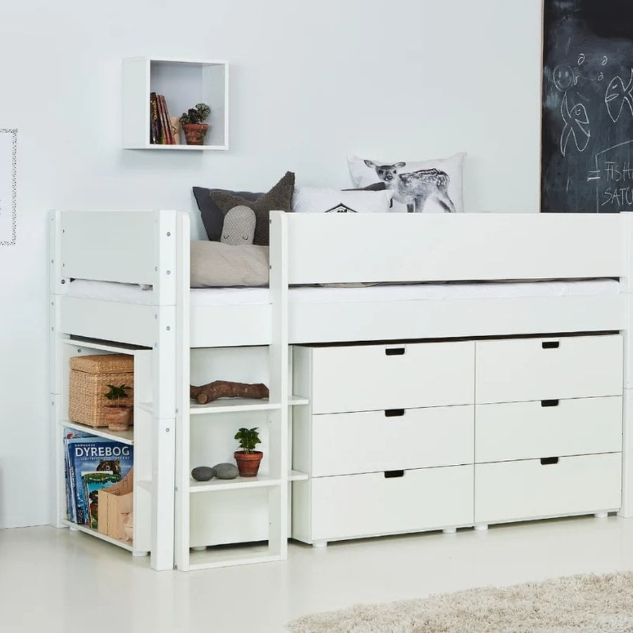 ARN Halvhøj Børneseng i Malet MDF & Bøgetræ med Kommoder, Reol & Vendbar Stige fra Manis-h | Flere Farver - 90x200 cm – fra Unique Beds, Home & Living