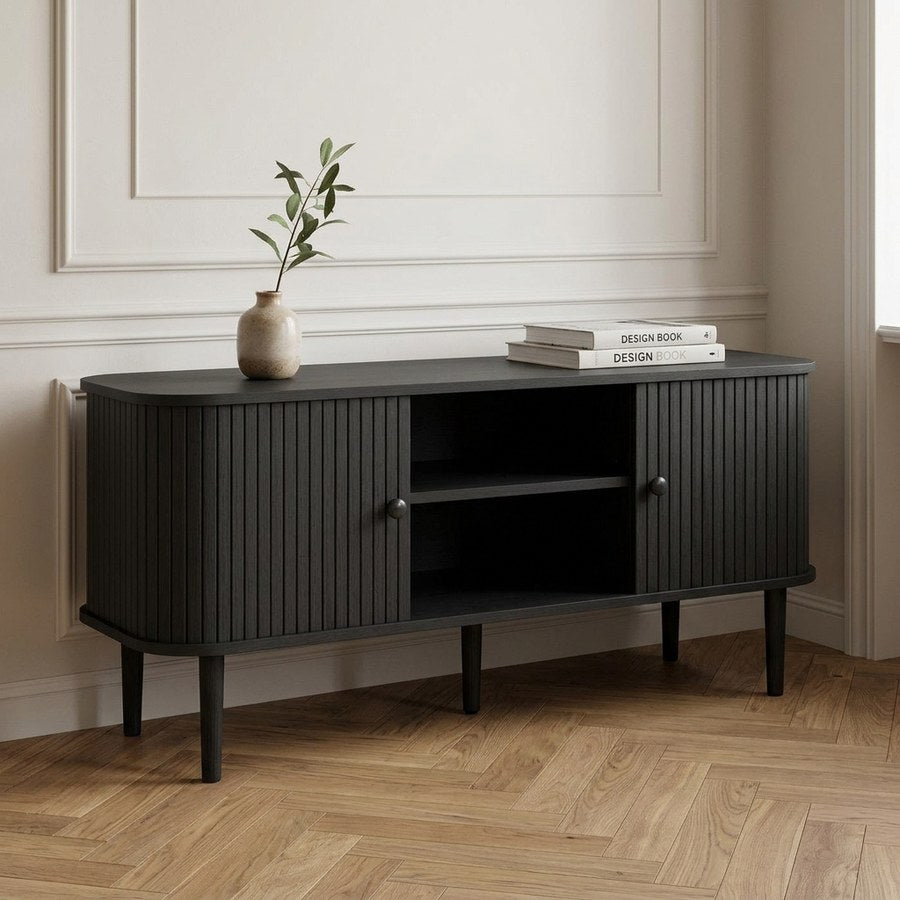 Nikko TV-bænk i Sort MDF & Fyrretræ med 2 Låger fra House Nordic | L113xB40xH52 cm