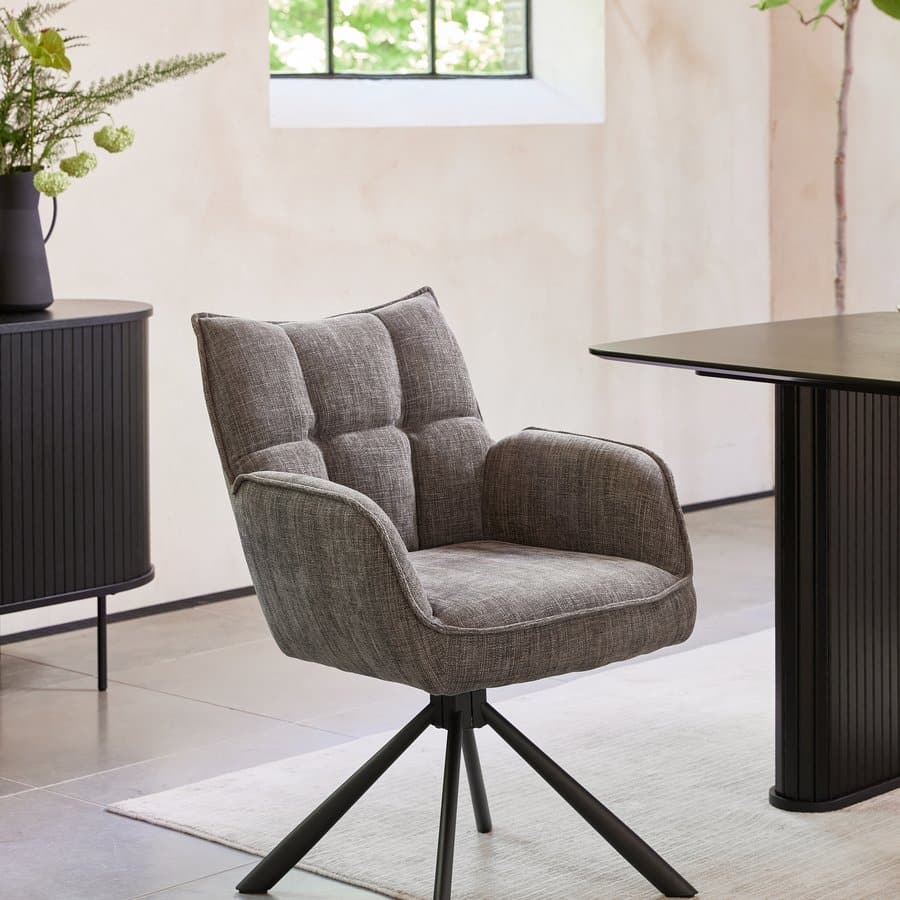 Marilla Spisebordsstol med Armlæn i Grafitgrå Stof fra Unique Furniture | B59xH86xD65cm
