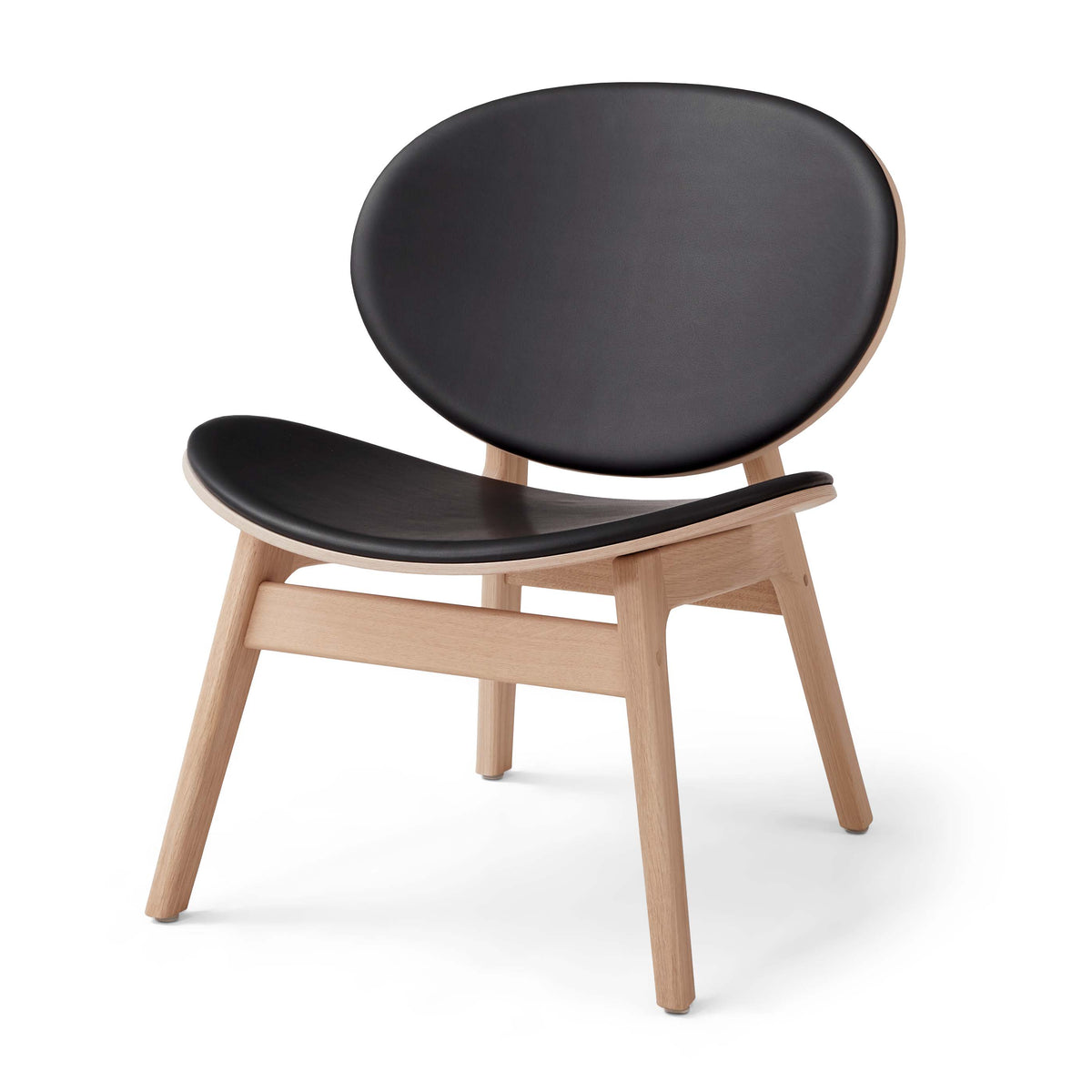 Eg, sæbebehandlet / Sydney sort læder – One Loungestol i Massiv Eg fra Findahl by Hammel – fra Unique Beds, Home & Living