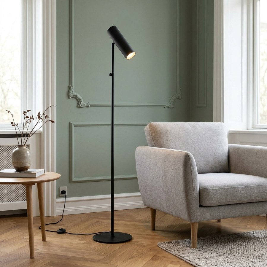 Paris Gulvlampe i Sort Stål fra House Nordic | L25xB25xH150 cm