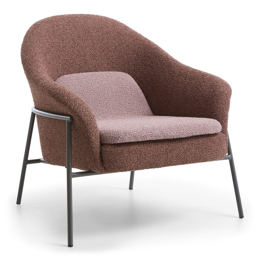 Reece Loungestol i Møbelstof med Mørkegrå Metalstel fra Lexpo Living | Flere Farver