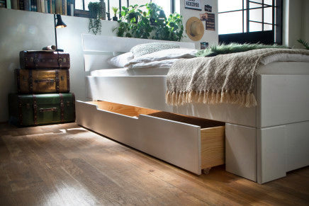 Saga Snedker Sengeskuffer i Massiv FSC Grantræ med Hvid Lak fra Organic Sleep fra Unique Beds, Home & Living