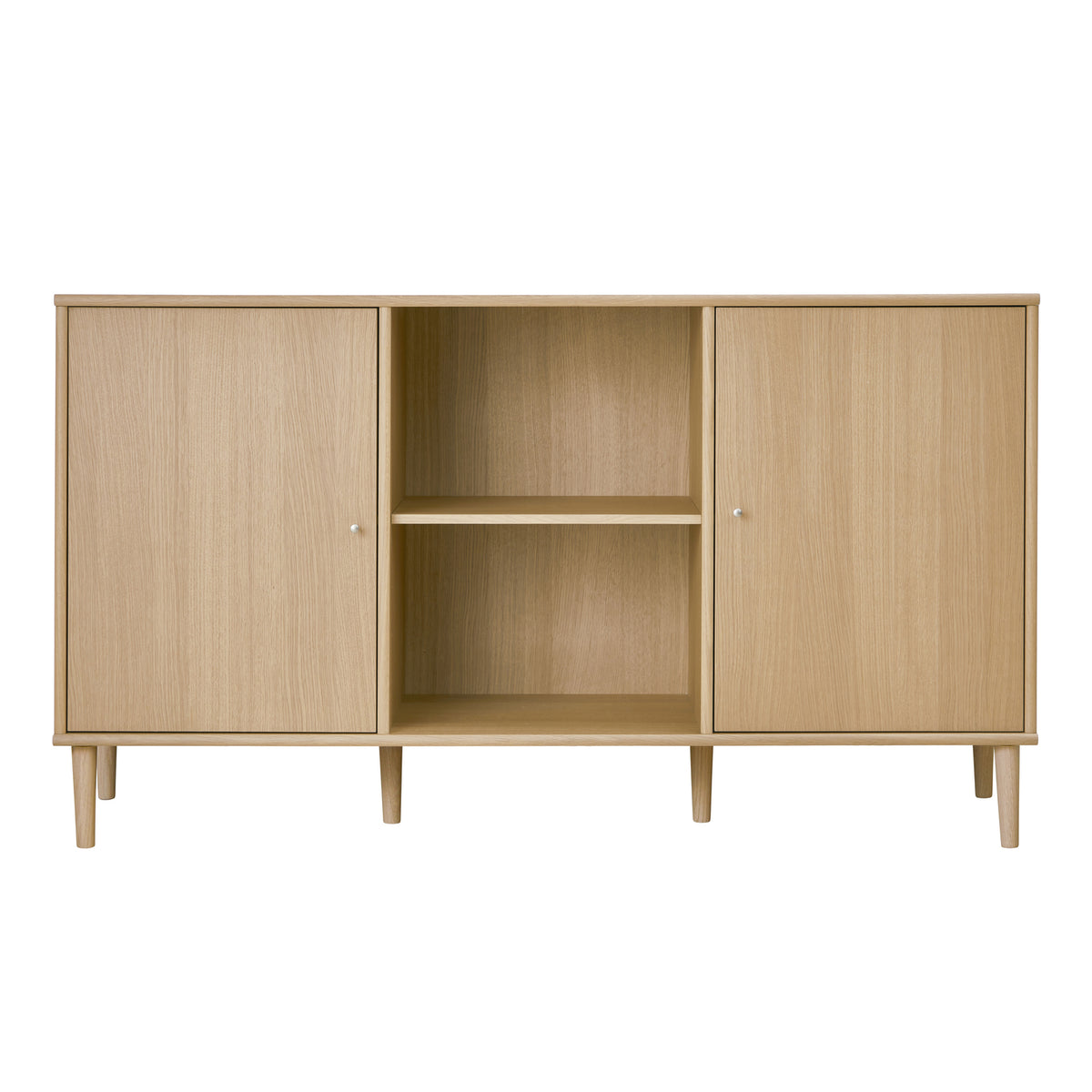 Hvidpigm. eg – Skænk med 2 Låger og Hylder på Ben fra Mistral by Hammel – fra Unique Beds, Home & Living