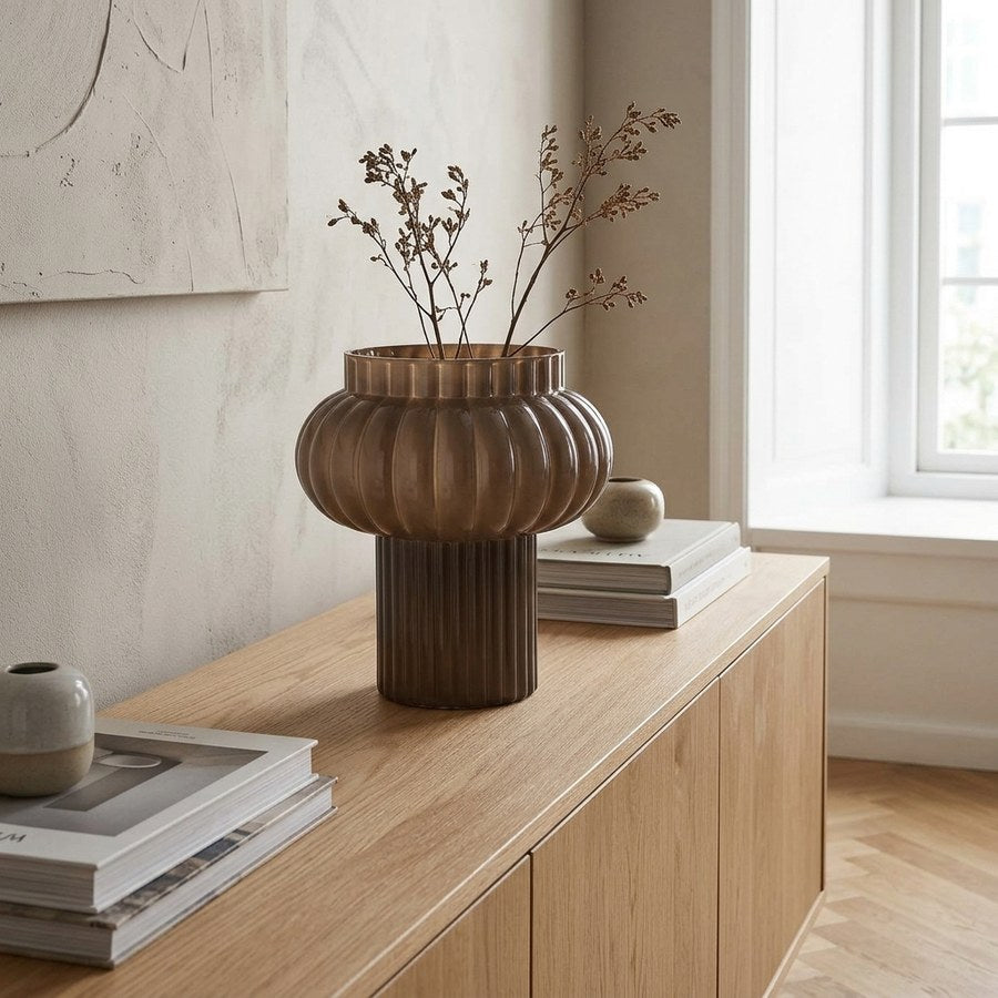 Vase i Brun Mundblæst Glas fra House Nordic | Ø27xH27 cm