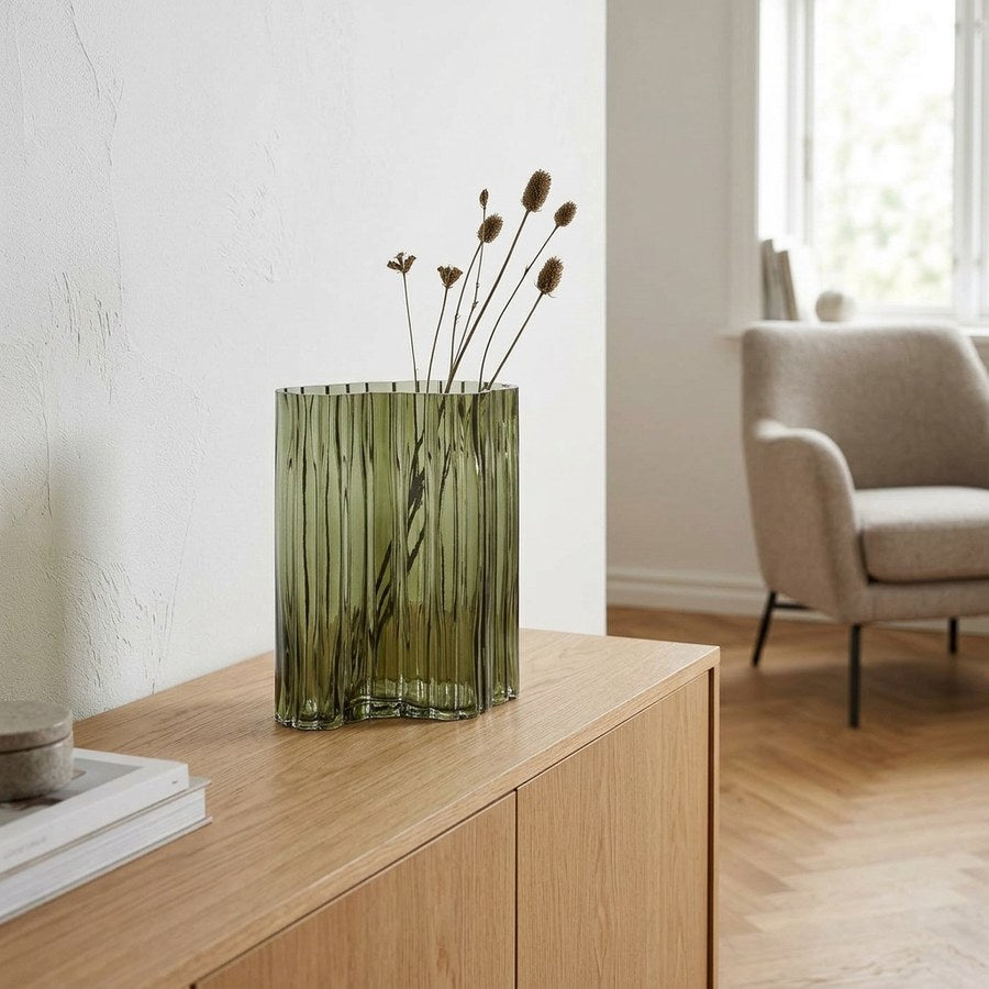 Vase i Smoked Grøn Glas fra House Nordic | B21,5xL12xH26,5 cm