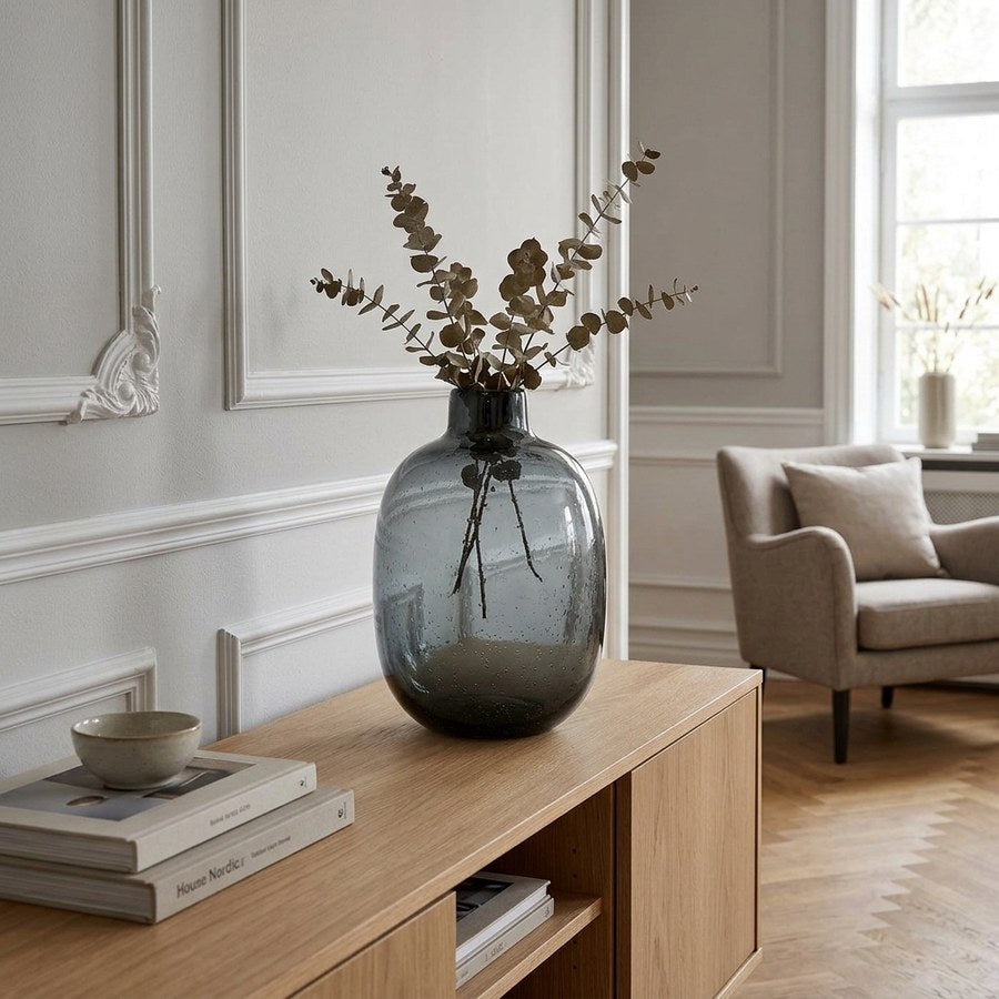 Vase i Smoked Sort Glas fra House Nordic | Ø23xH35 cm