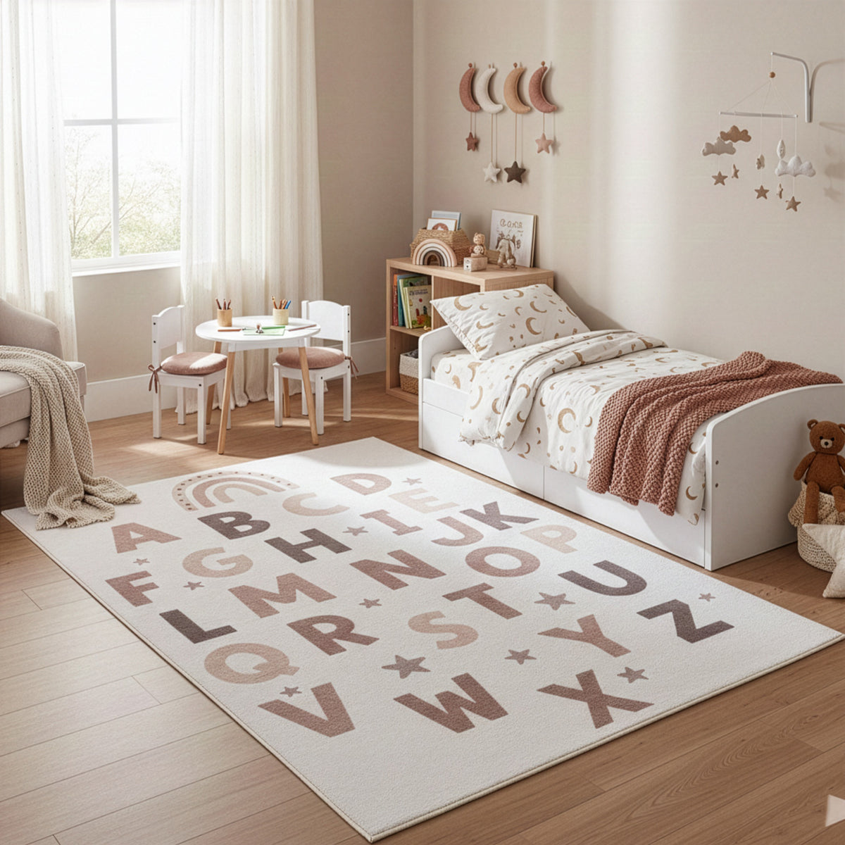 Vilma Børnegulvtæppe i Creme med Bogstaver – billede 1 fra Unique Beds, Home & Living