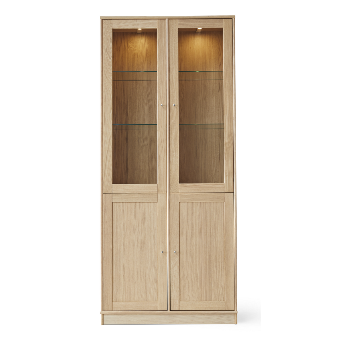 Hvidpigm. eg – Vitrineskab med 2 Rammedøre fra Mistral by Hammel – fra Unique Beds, Home & Living