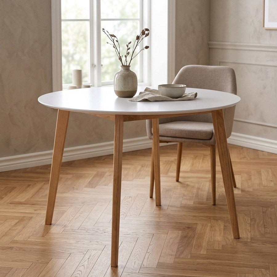 Vojens Spisebord i Hvid MDF & Ben i Natur Gummitræ fra House Nordic | Ø105xH75 cm
