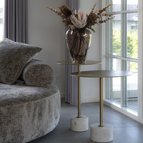 Lecco Hjørnebord i Messing og Marmor fra House Nordic | H52 Ø51 cm
