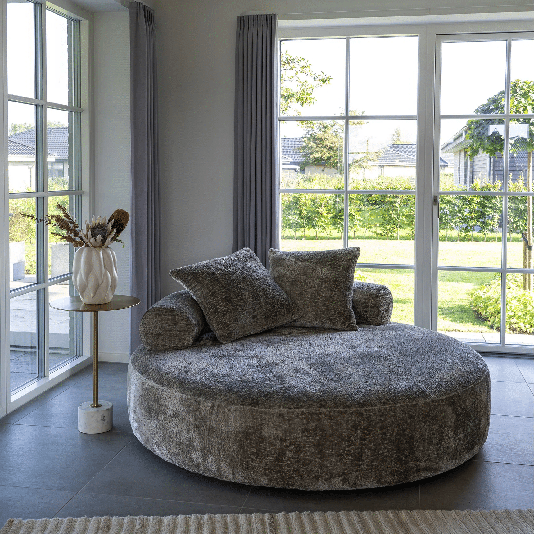 Cairo Daybed i chenille fra House Nordic | ø160x60 cm