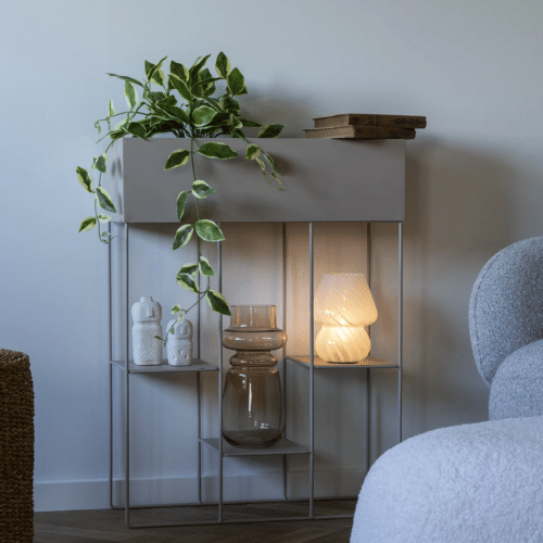 Rabo Plantekasse i Sandfarvet Stål med 3 Hylder Fra House Nordic | 25x60x80cm