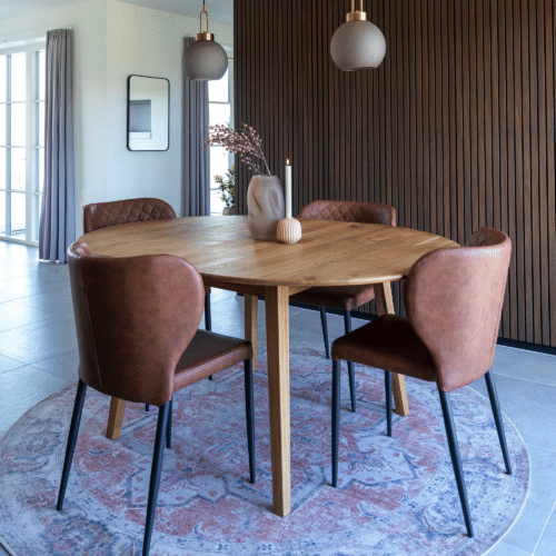 Metz Spisebord i Olieret Eg og 4 Pisa Spisebordsstole i Brun PU Fra House Nordic