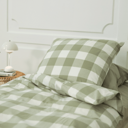Blok Tern Sengetøj i 100% økologisk GOTS & Svanemærket Bomuld fra Omhu | Dusty Green/Off White 140x220 - OUTLET