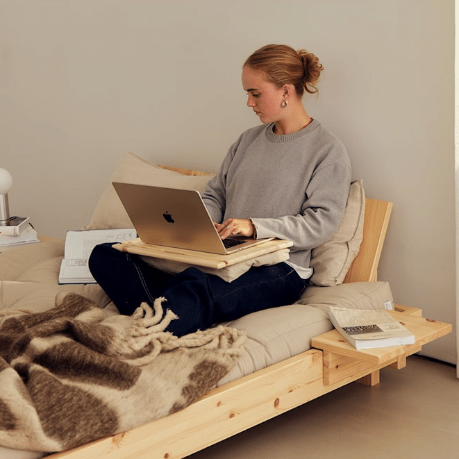 BFF LAP TABLE Fra Karup Design i Massiv FSC Fyrretræ | Japandi 2