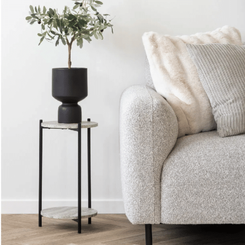 Leuven Sidebord med Travertin Look og sorte Metalben Fra House Nordic | ø27x46 cm