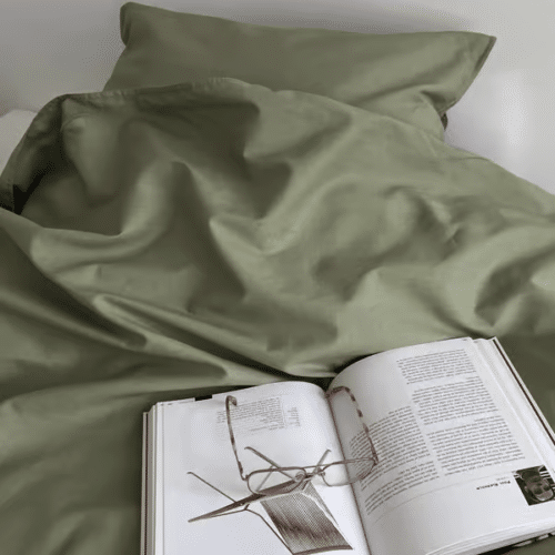 Percale Sengelinned i 100% Økologisk GOTS & Svanemærket Bomuld fra Omhu | Dusty Green - OUTLET