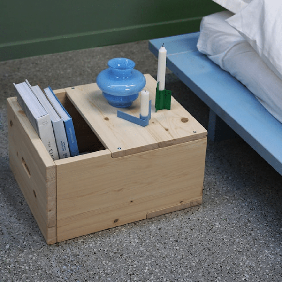 GRAB-IT Sengebord:Sofabord:Vægreol Fra Karup Design i Massiv FSC Fyrretræ | Japandi - B-24 x L-36,5 x H-45