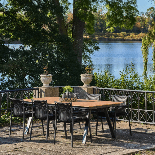 Toronto Spisebord i Nonwood med Aluminium Ben fra House Nordic | L220xB100xH74cm