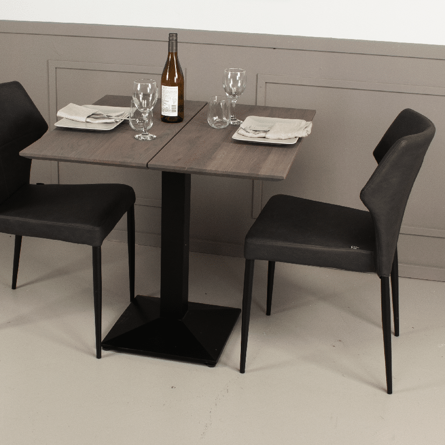Vidar Snedker Cafébord i Massiv Egetræ & Grå Olie fra House Of Sander | B- 80cm. L- 80cm. H- 3cm.