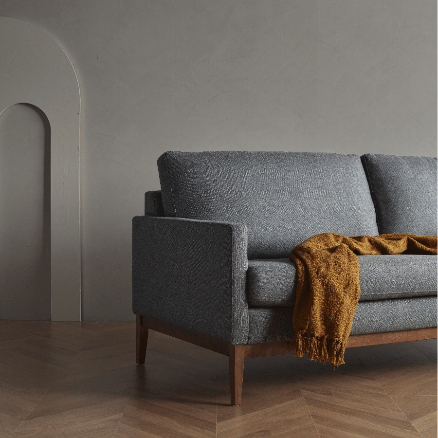 K373 3-Personers Sofa med Egetræsben fra Scandinavian Upholstery | Flere Farver 1