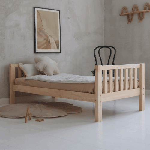 Josefina Snedker Sengeramme Håndlavet i 100% Massiv Fyrretræ fra Raw Kids | 90x200 cm