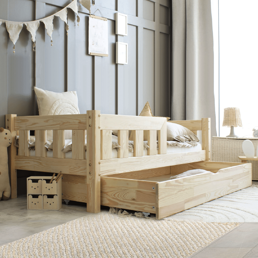 Karla Sengeramme i Træ med Skuffe Simpel Sengehest fra Raw Kids | Flere Størrelser 1