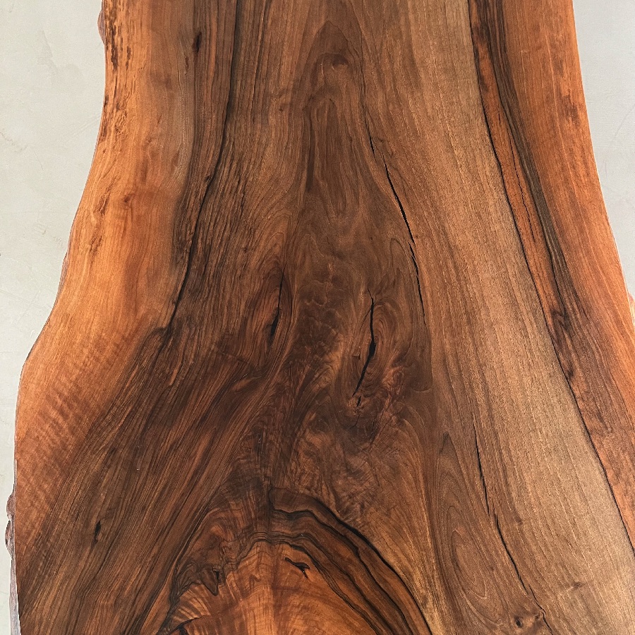 København Snedker Spisebord i Valnød fra Unique Handmade Furniture | B-100cm x L-120-500cm. | 1 Hel Planke med Epoxy & mulig Butterfly Finish 3