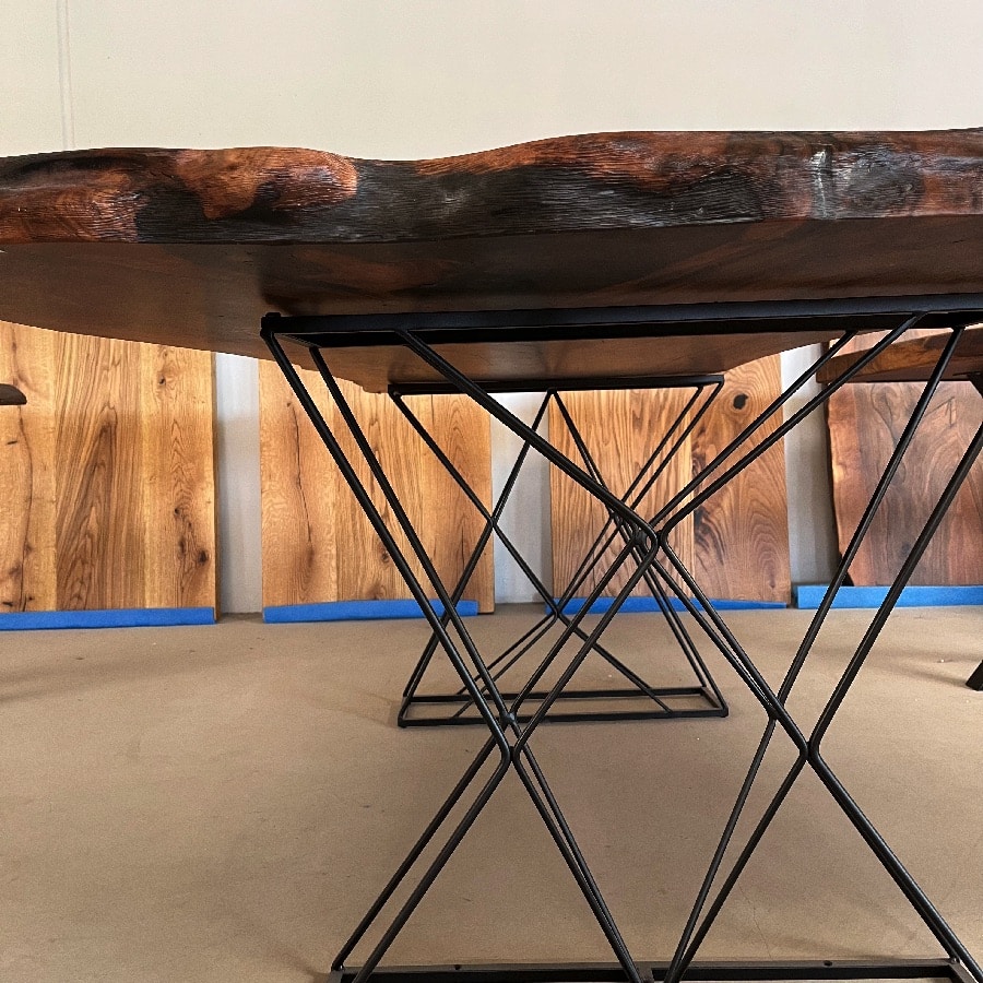 København Snedker Spisebord i Valnød fra Unique Handmade Furniture | B-100cm x L-120-500cm. | 1 Hel Planke med Epoxy & mulig Butterfly Finish 6