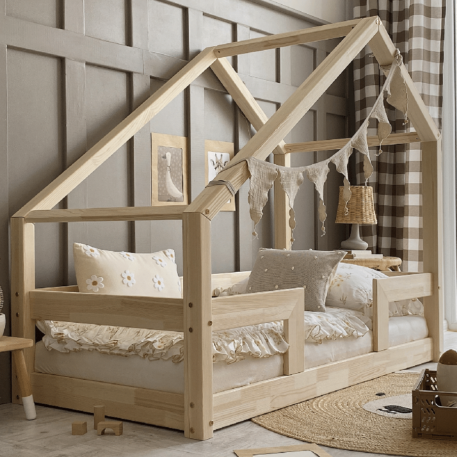 Lærke Duo Snedker Husseng Håndlavet i 100% Massiv Fyrretræ med Simpel Sengehest fra Raw Kids | Flere Størrelser 1