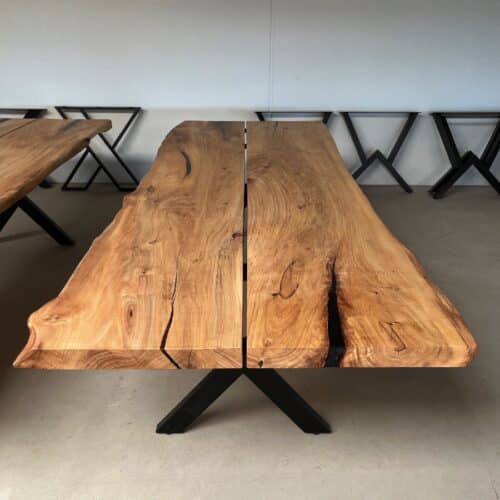 Randers Snedker Spisebord i Massiv Ask, Naturolie, fra Unique Handmade Furniture | B:100cm x L:120-500cm. | 2 Lige Store Planker. Vælg Lige/Naturlig/Rustik Kant, med Epoxy & mulig Butterfly Finish